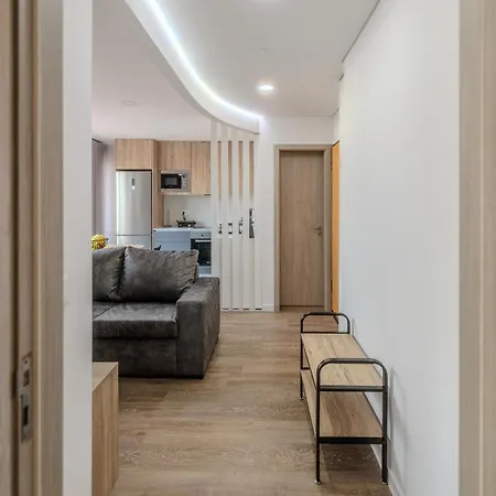 Terrace Flat By House And People Appartement *