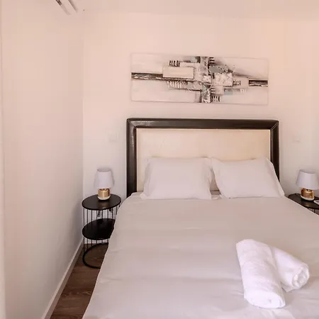 Apartment Braga Terrace Flat By House And People