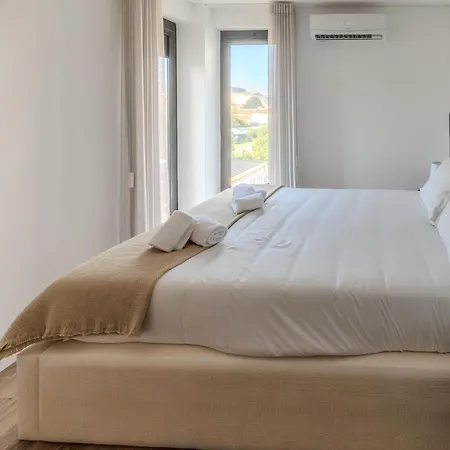 Terrace Flat By House And People * Braga