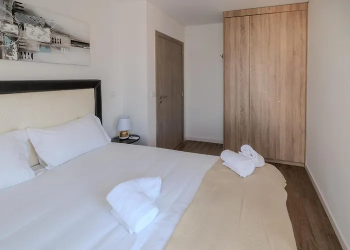 Apartament Terrace Flat By House And People